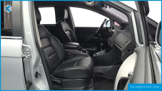 KGM - SSANGYONG KORANDO 4WD CHATEAU 9-SEATER