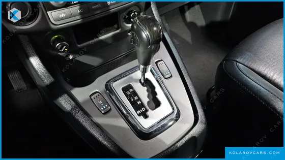 KGM - SSANGYONG KORANDO 4WD CHATEAU 9-SEATER