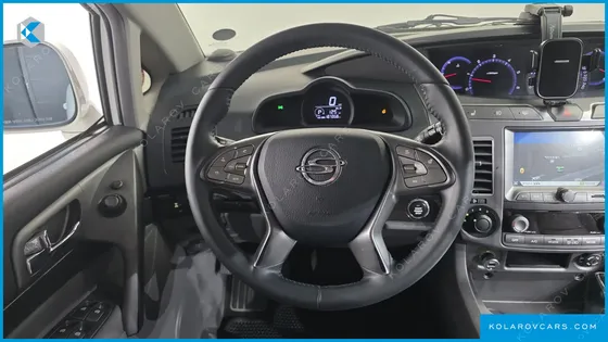 KGM - SSANGYONG KORANDO 4WD CHATEAU 9-SEATER