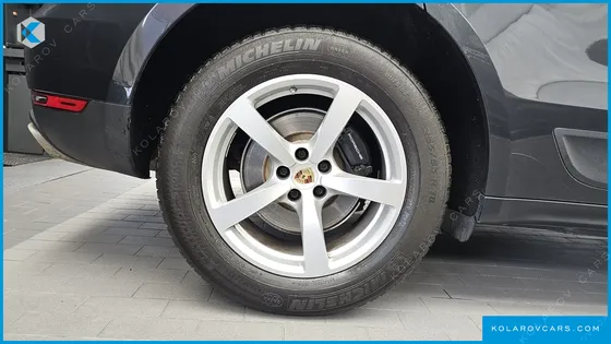 PORSCHE MACAN 2.0