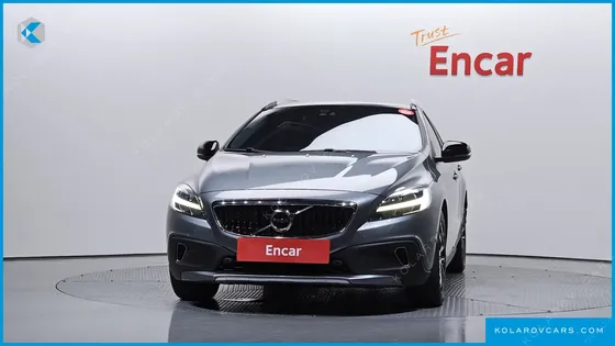 VOLVO V40 D3