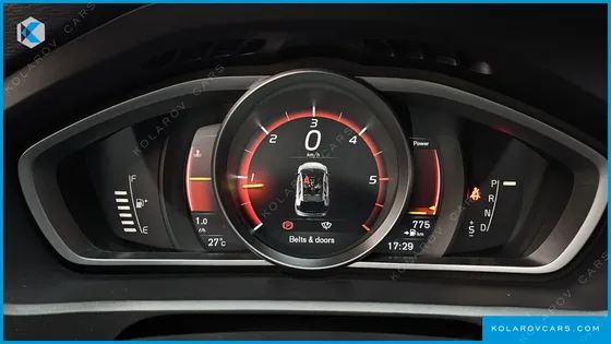 VOLVO V40 D3