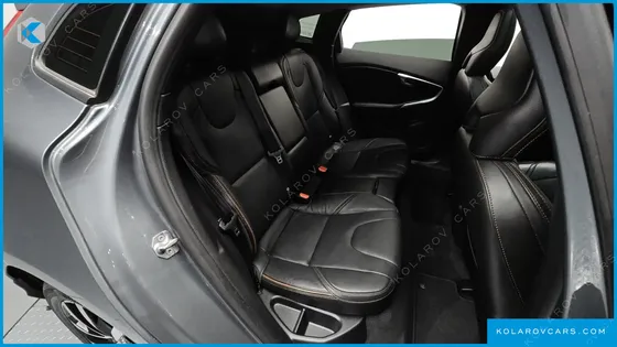 VOLVO V40 D3