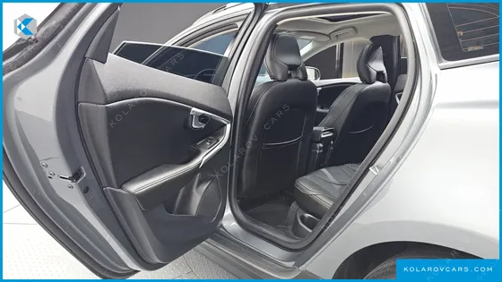 VOLVO V40 D3