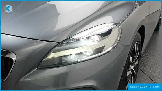 VOLVO V40 D3