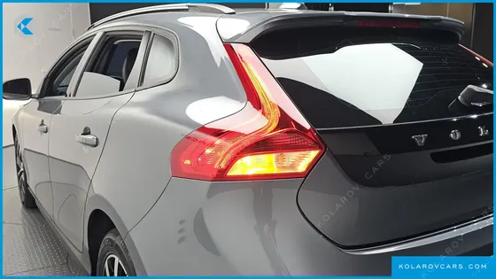 VOLVO V40 D3