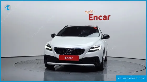 VOLVO V40 D3