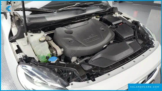 VOLVO V40 D3