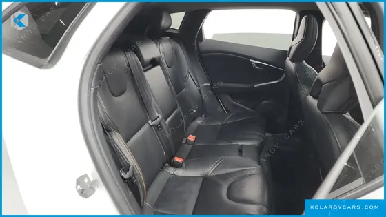 VOLVO V40 D3