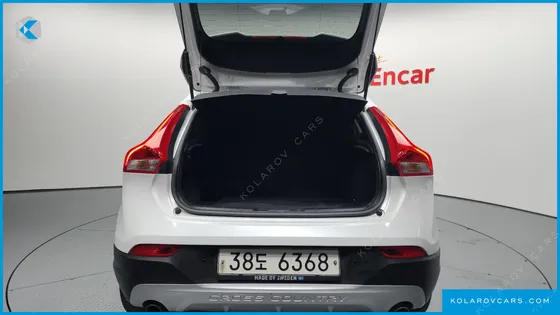 VOLVO V40 D3