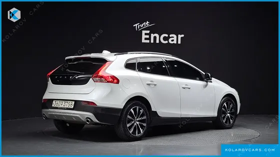 VOLVO V40 D3