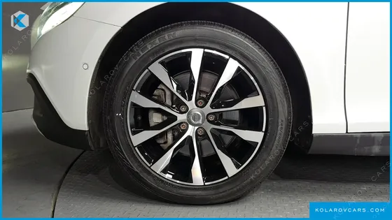 VOLVO V40 D3