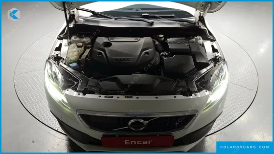 VOLVO V40 D3