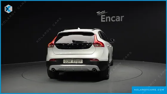 VOLVO V40 D3