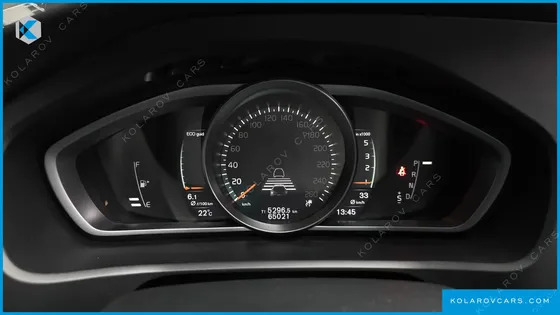 VOLVO V40 D3