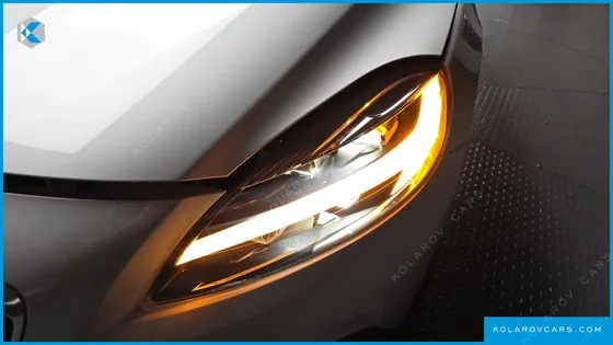 VOLVO V40 D3