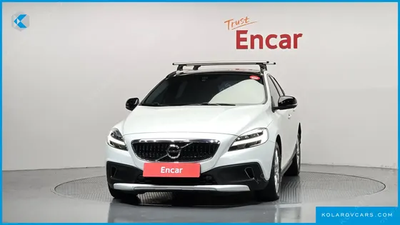 VOLVO V40 D3