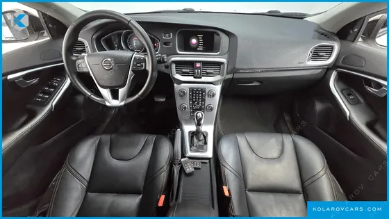 VOLVO V40 D3