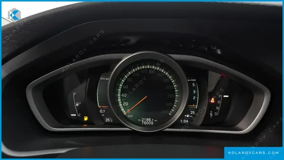 VOLVO V40 D3
