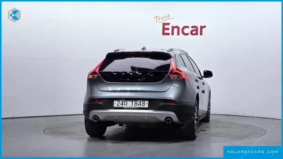 VOLVO V40 D3