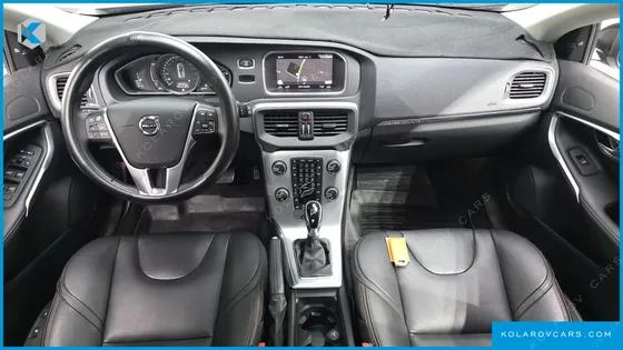 VOLVO V40 D3