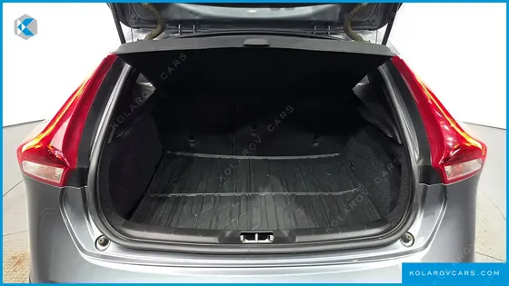 VOLVO V40 D3