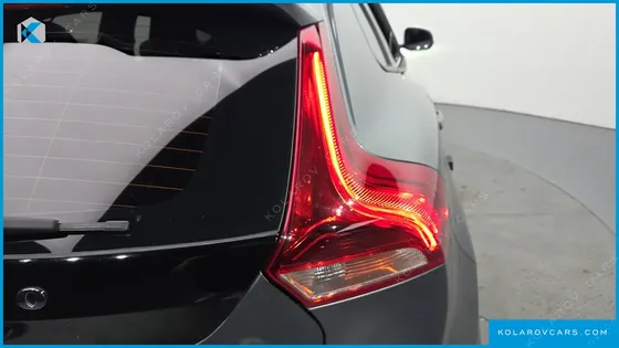 VOLVO V40 D3