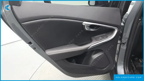 VOLVO V40 D3