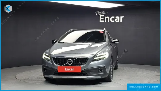 VOLVO V40 D3