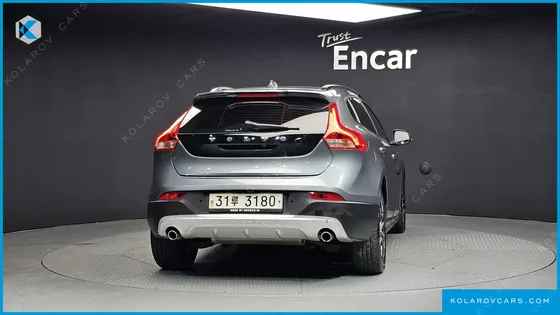 VOLVO V40 D3