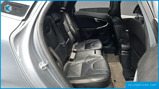 VOLVO V40 D3