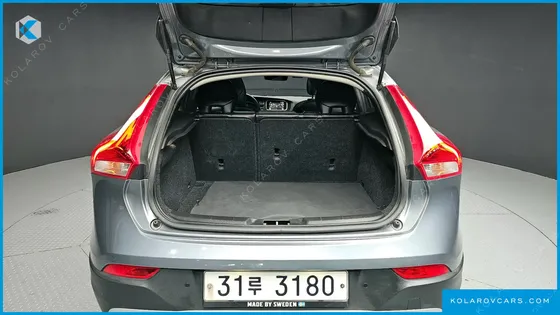 VOLVO V40 D3