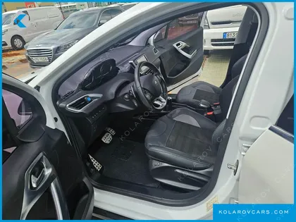 PEUGEOT 2008 1.6 E-HDI FELINE L