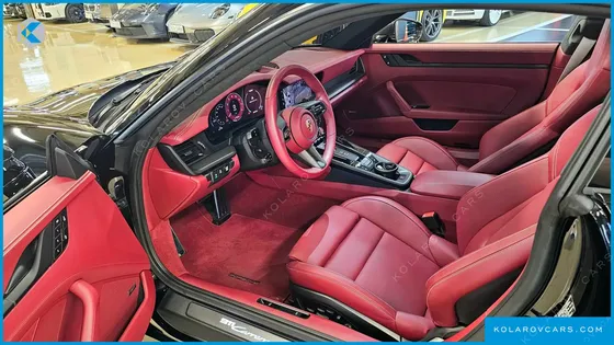 PORSCHE 911 CARRERA 4 GTS