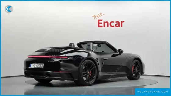 PORSCHE 911 CARRERA 4 GTS CABRIOLET