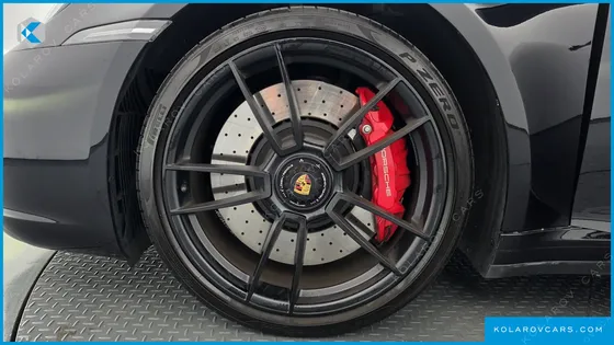 PORSCHE 911 CARRERA 4 GTS CABRIOLET