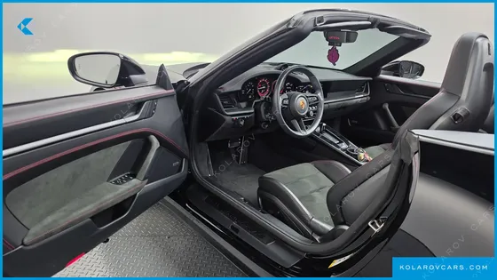 PORSCHE 911 CARRERA 4 GTS CABRIOLET