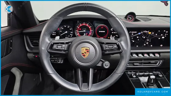 PORSCHE 911 CARRERA 4 GTS CABRIOLET