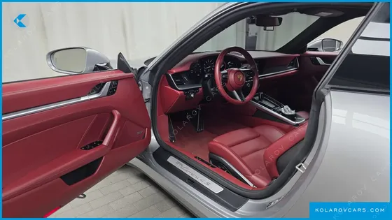 PORSCHE 911 CARRERA 4S