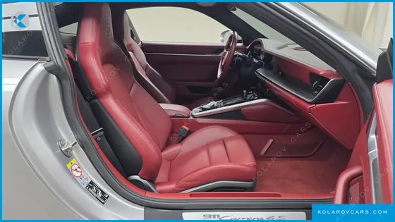 PORSCHE 911 CARRERA 4S