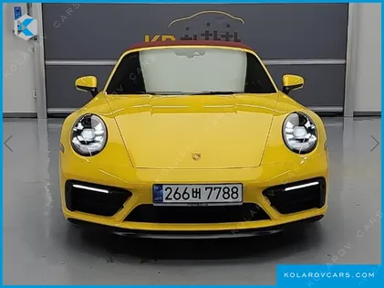 PORSCHE 911 CARRERA 4 GTS CABRIOLET