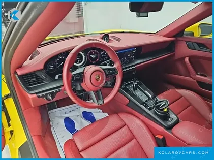 PORSCHE 911 CARRERA 4 GTS CABRIOLET