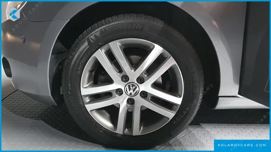 VOLKSWAGEN GOLF 1.6 TDI BLUE MOTION