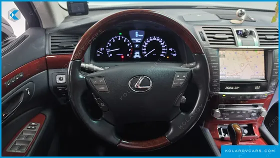 LEXUS LS AWD