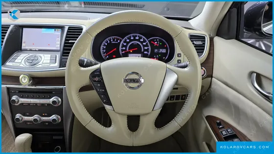 NISSAN TIANA 2.5