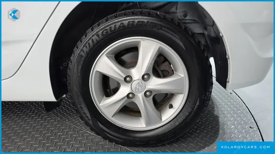 HYUNDAI ACCENT WIT 1.4 VVT MODERN