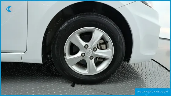 HYUNDAI ACCENT WIT 1.4 VVT MODERN
