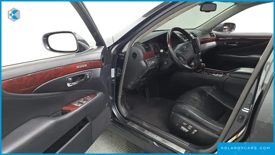 LEXUS LS 5-SEATS OTTOMAN