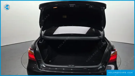 LEXUS LS 5-SEATS OTTOMAN