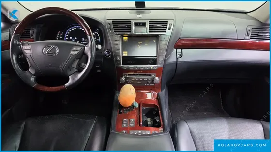 LEXUS LS 5-SEATS OTTOMAN